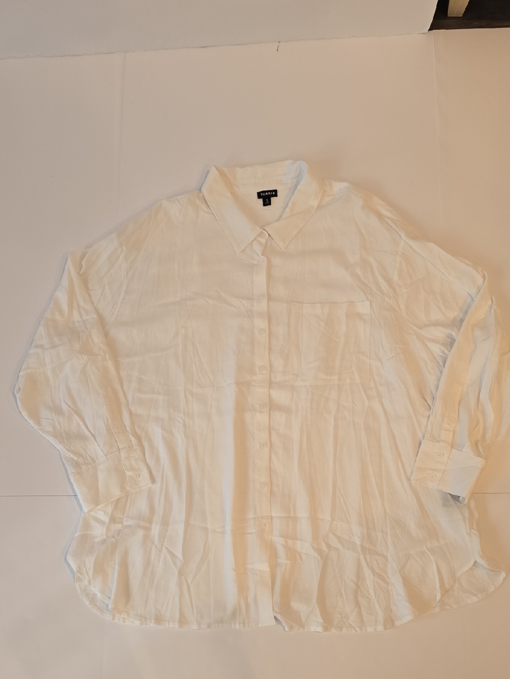 torrid Size 3x White Women's Long-Sleeve Button Down Shirt BU6